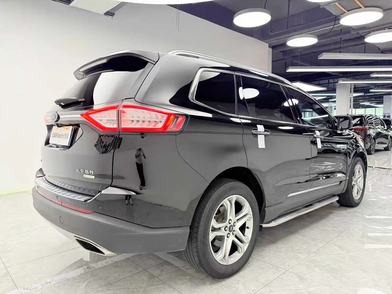 Фото 6 - Ford Edge