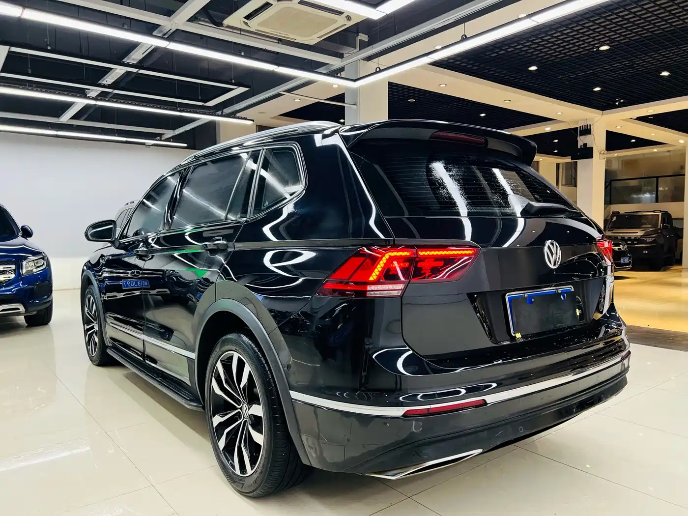 Volkswagen Tiguan L 2019 330TSI Automatic 2WD R-Line Flagship Edition China VI фото 16