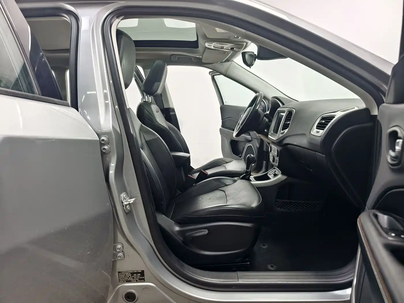 صورة 14 - Jeep Compass