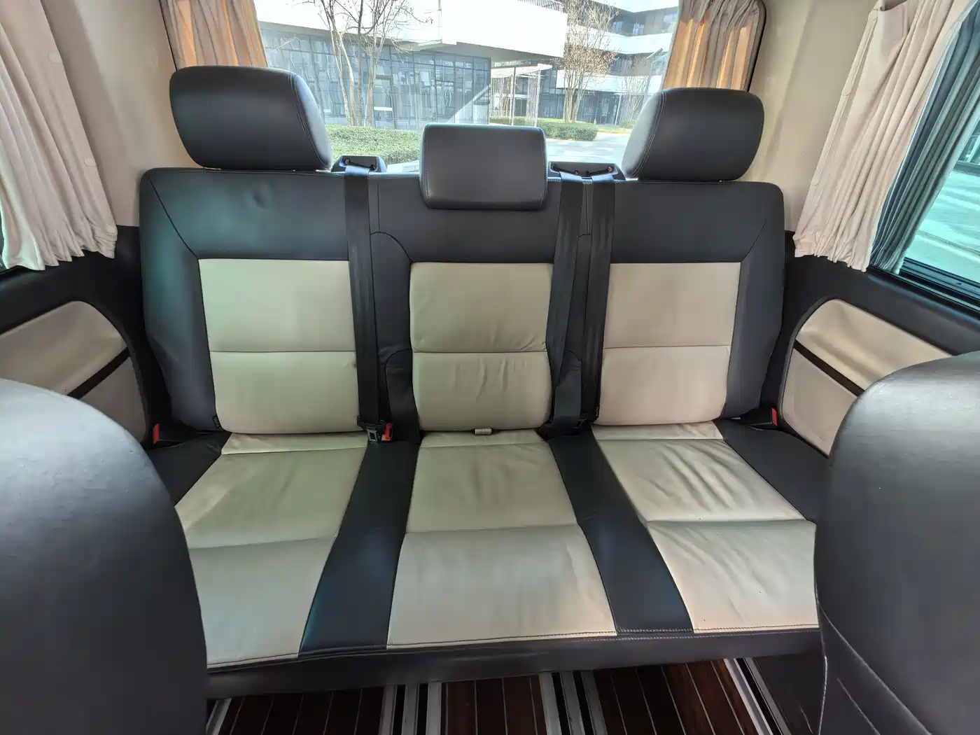 Volkswagen Multivan 2015 2.0TSI AWD 65th Anniversary Limited Edition фото 24