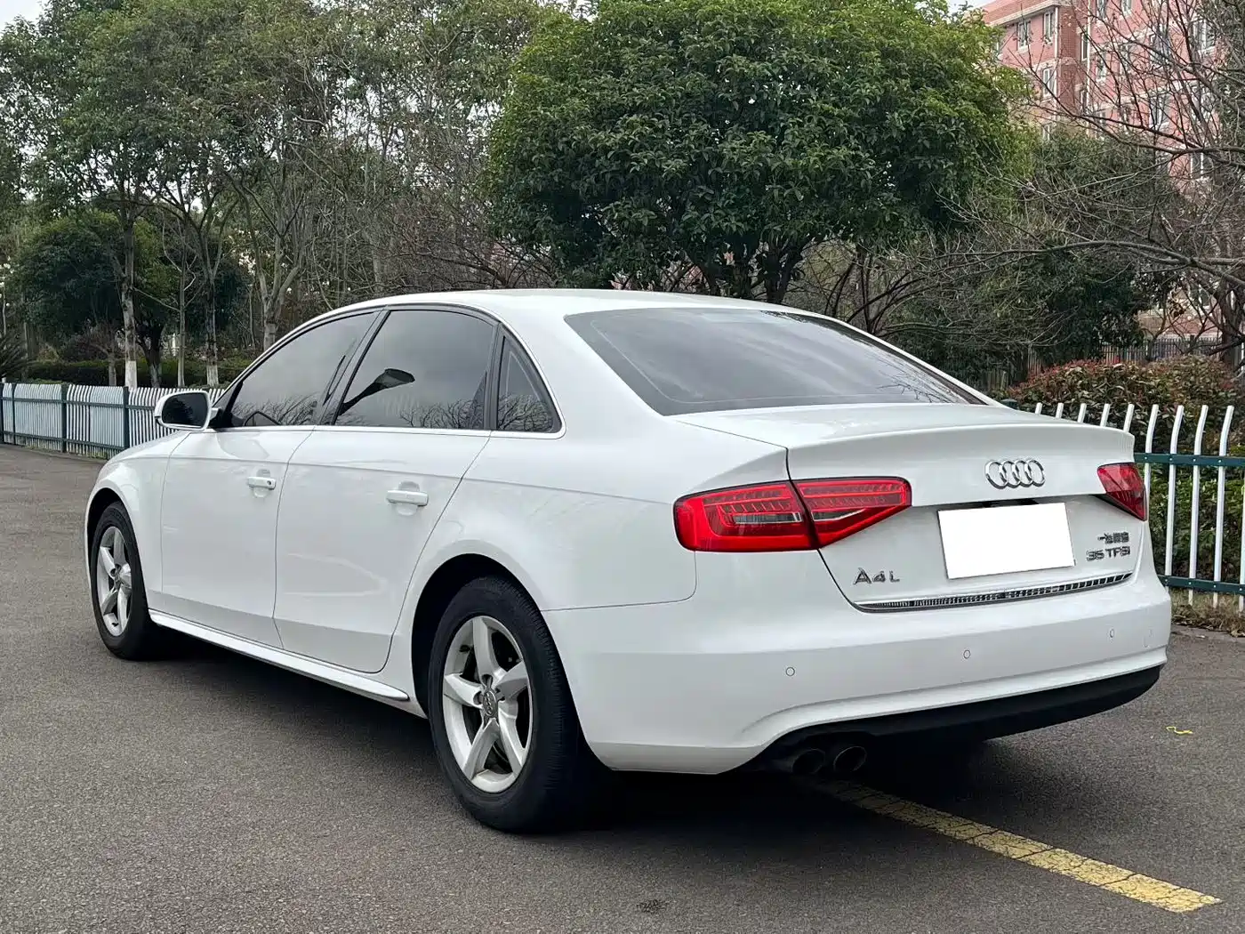 Audi A4L 2013 35 TFSI Automatic Comfort фото 7