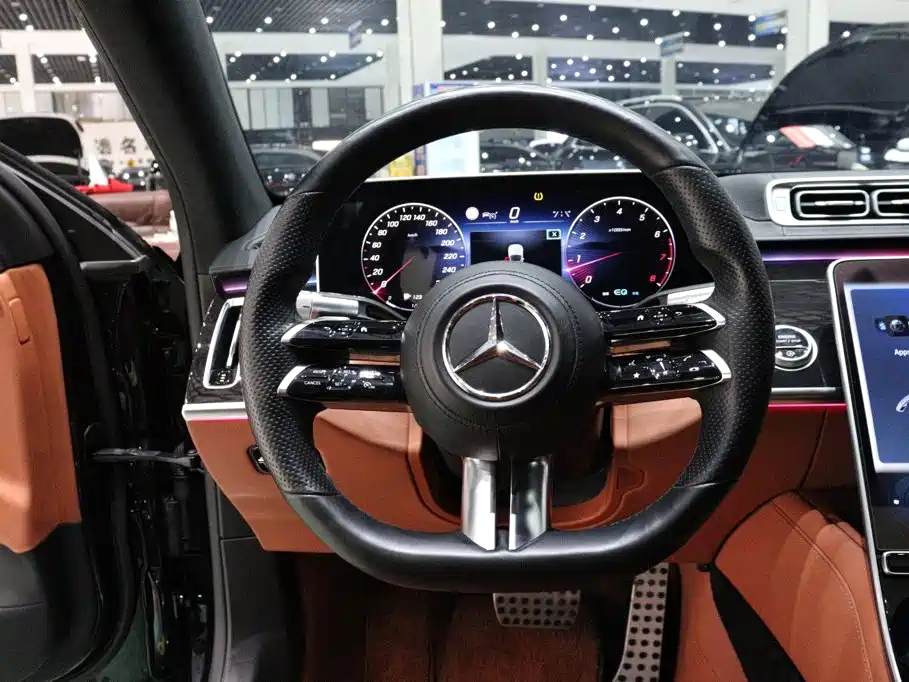 صورة 16 - Mercedes-Benz S-Class