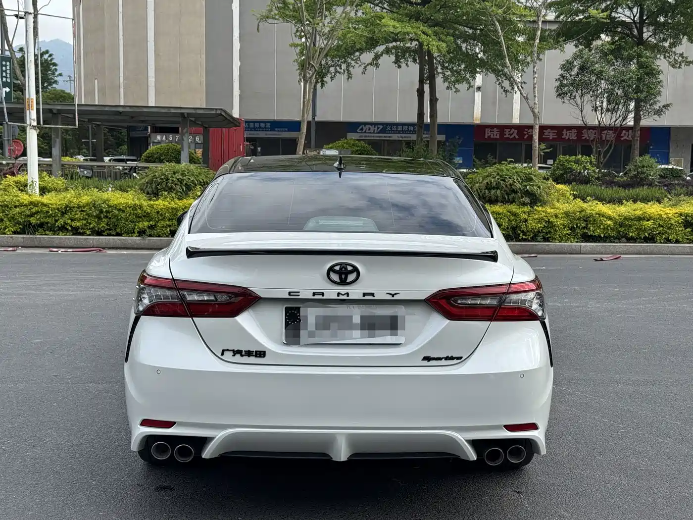 Фото 4 - Toyota Camry