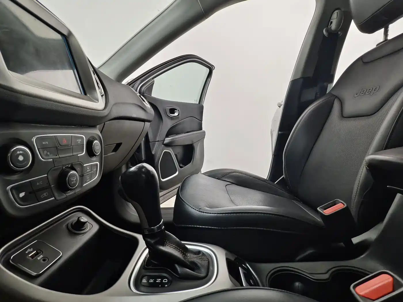 صورة 12 - Jeep Compass