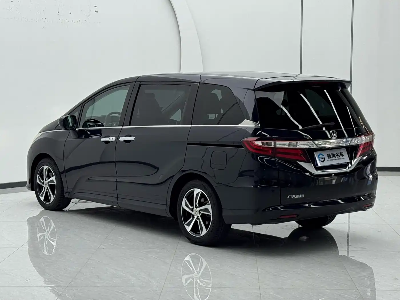 Фото 21 - Honda Odyssey