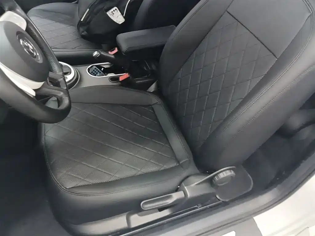 Volkswagen Beetle 2015 180TSI фото 15