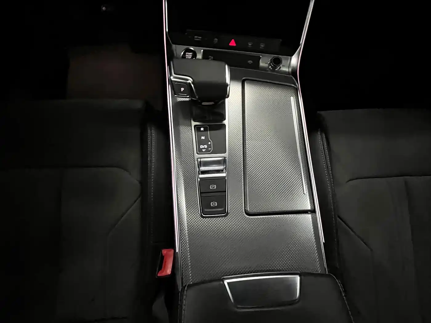 Audi A6L 2021 40 TFSI Luxury Sport фото 16
