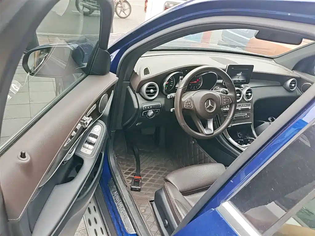 Mercedes-Benz GLC 2018 GLC 260 4MATIC Luxury фото 16