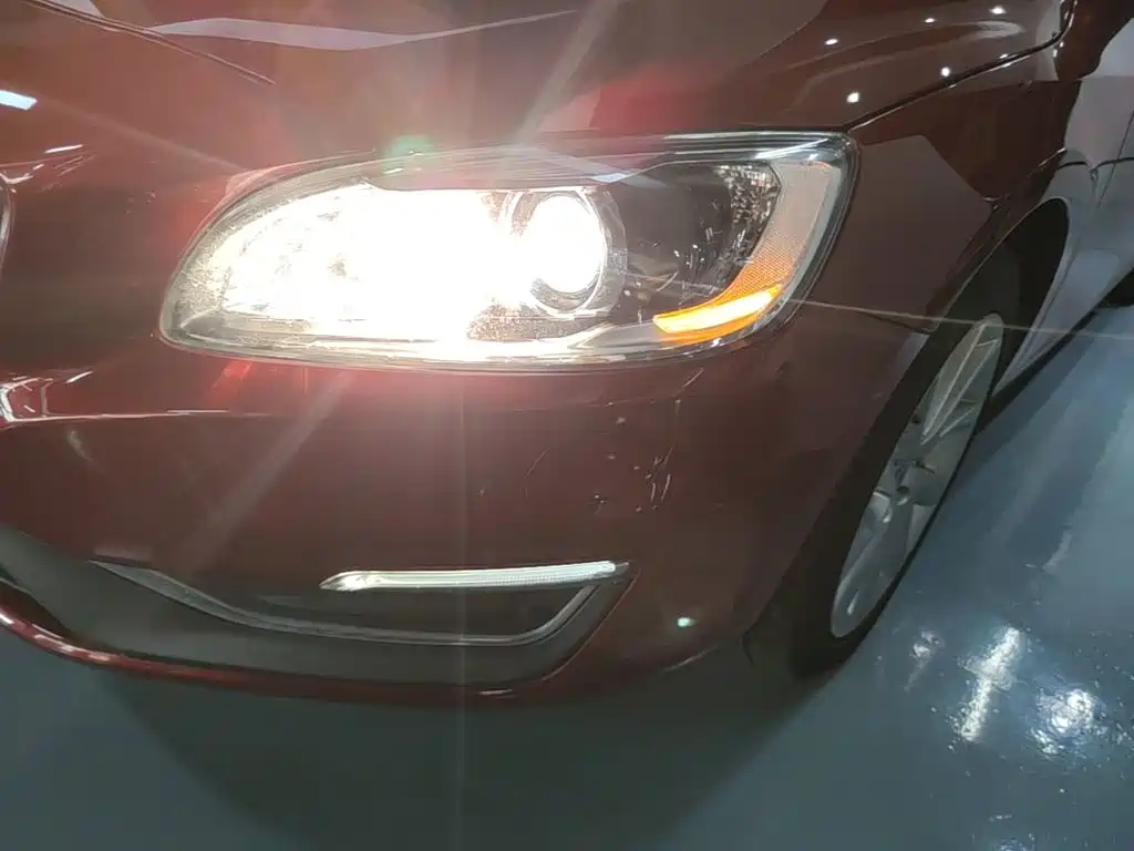 Фото 24 - Volvo S60