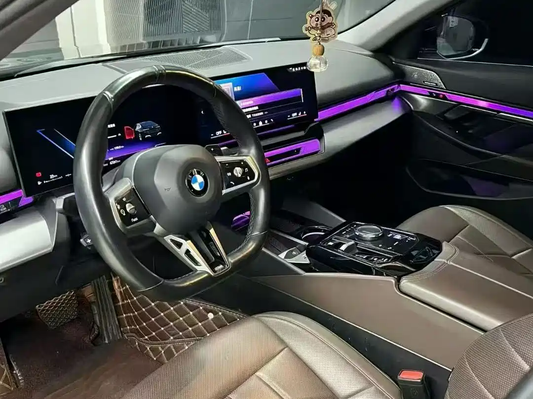 BMW 5 Series 2025 530Li Leading M Sport Package фото 5
