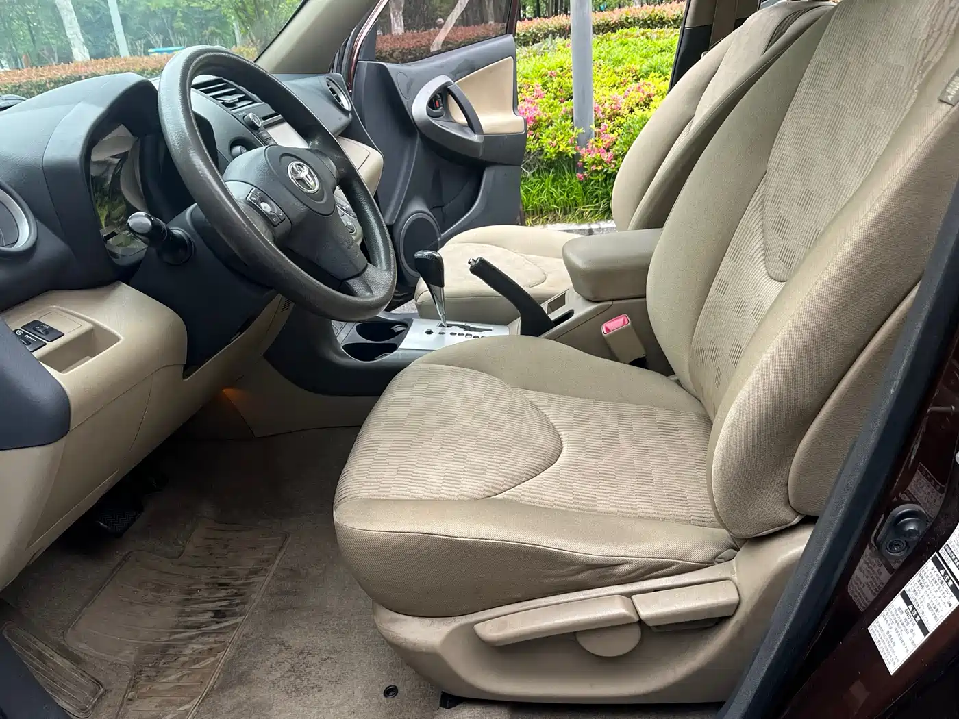 Toyota RAV4 Rongfang 2011 2.0L Automatic 4WD Edition фото 5