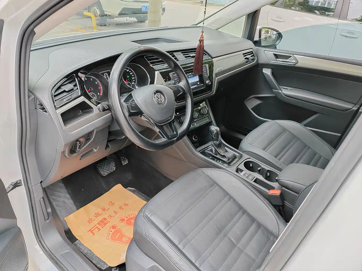 Volkswagen Touran 2016 Touran L 280TSI DSG Comfortline фото 7