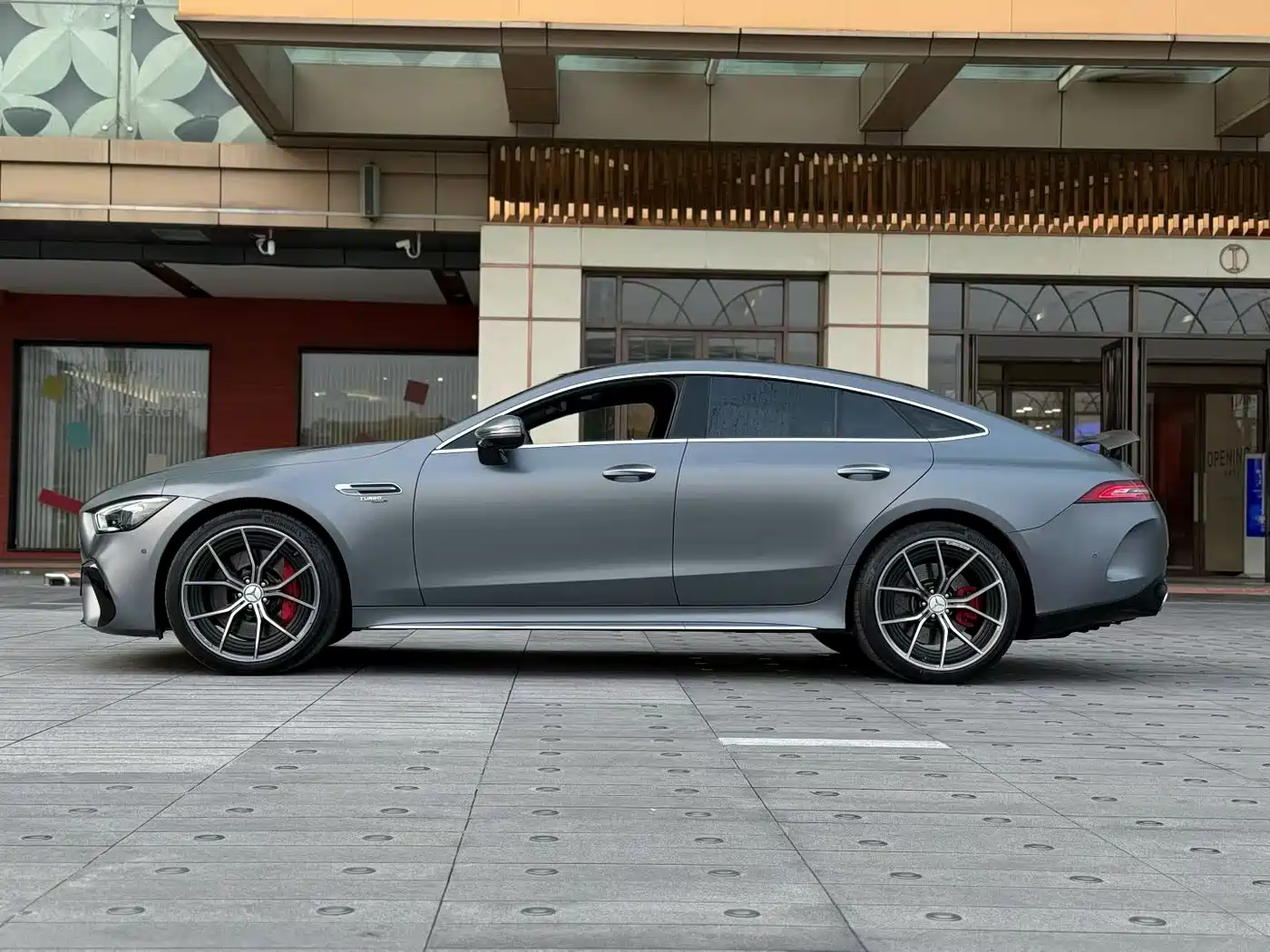MERCEDES-BENZ AMG GT