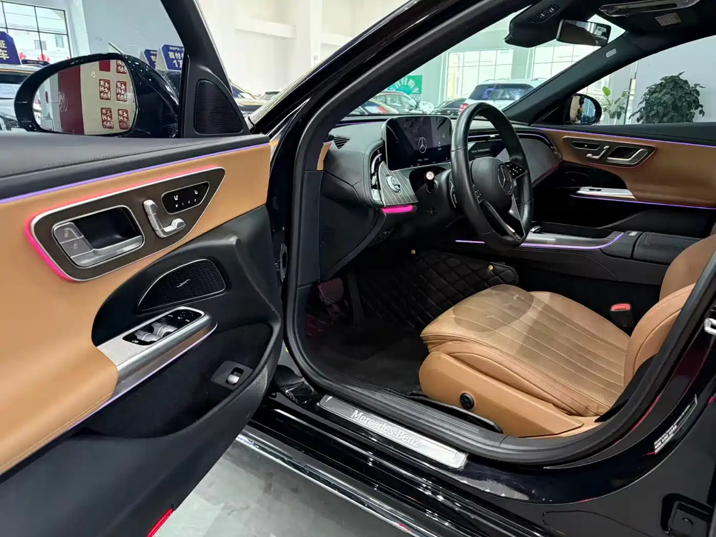 Mercedes-Benz E-Class 2024 E 300 L Fashion фото 6