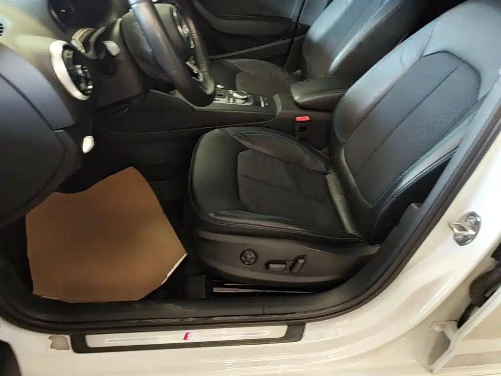 Audi A3 2017 Sportback 35 TFSI Fashion фото 15