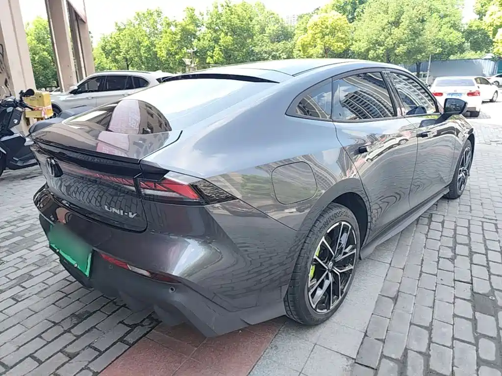 Changan UNI-V iDD 2025 2024 Blue Whale Smart iDD 136km Smart Cool