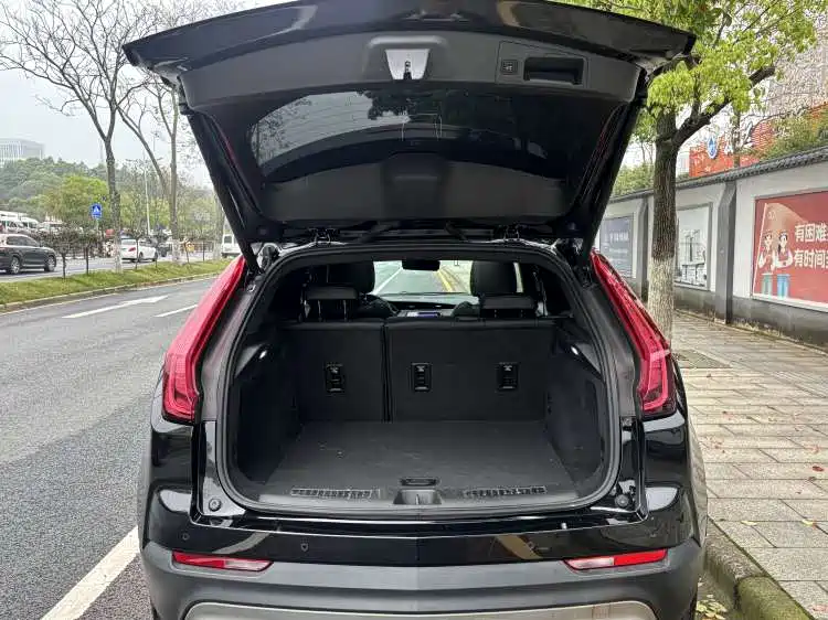 CADILLAC XT4
