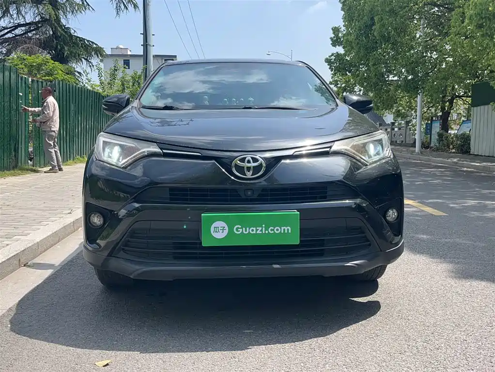 Toyota RAV4 Rongfang 2016 2.0L CVT 2WD Trend (China V) фото 3