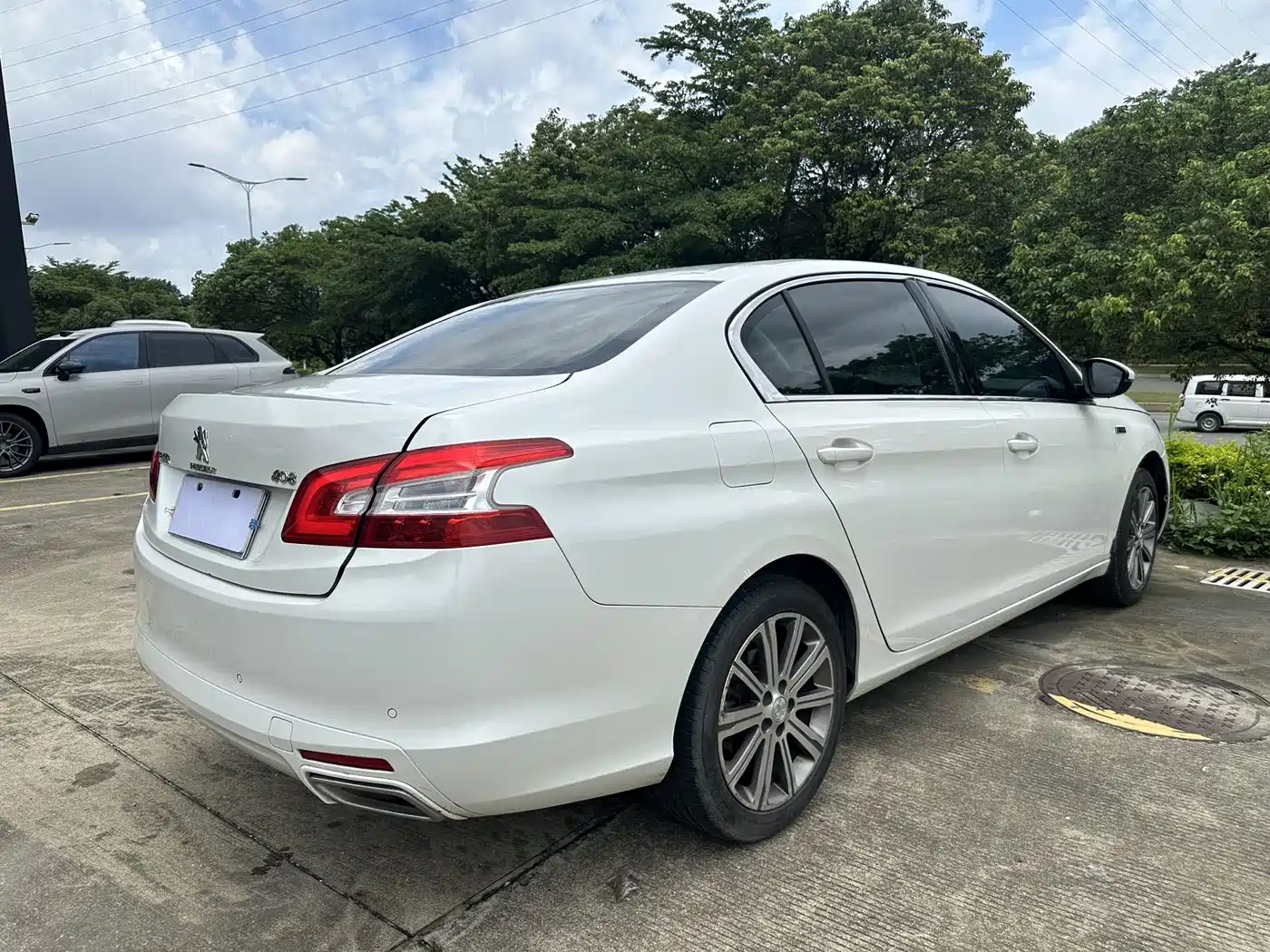 Peugeot 408 2016 1.6T Automatic Luxury Edition фото 9