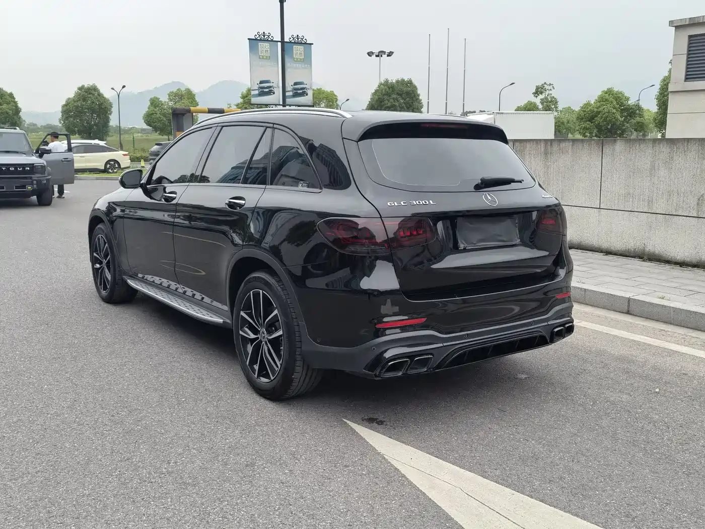 Mercedes-Benz GLC 2022 Model GLC 260 L 4MATIC Luxury Edition фото 3