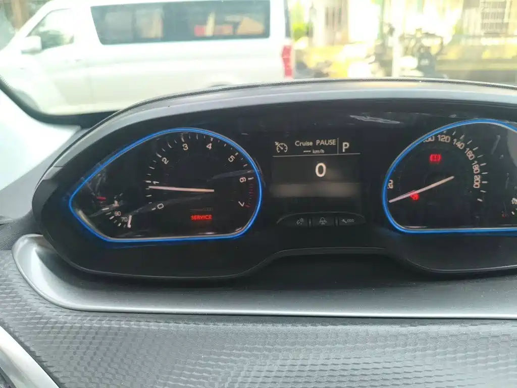 Фото 4 - Peugeot 2008