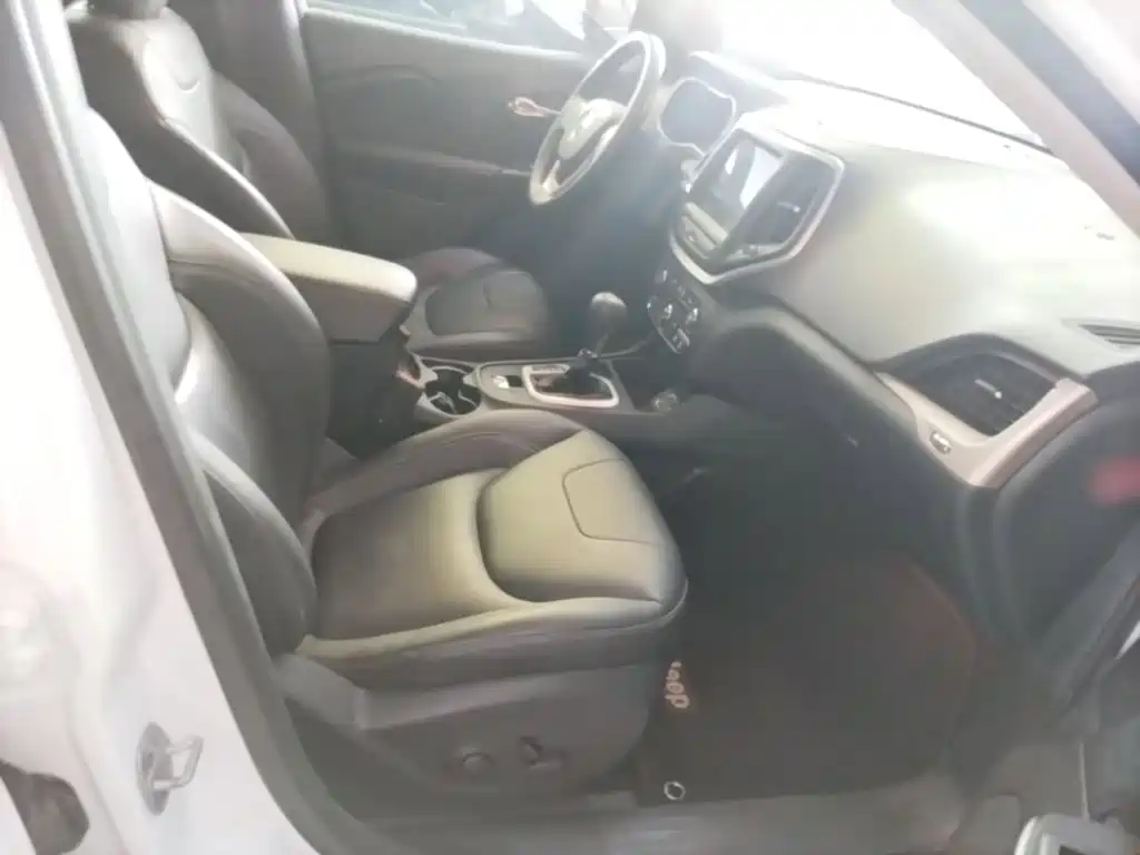 Jeep Cherokee 2018 2017 2.4L Leading Smart Edition
