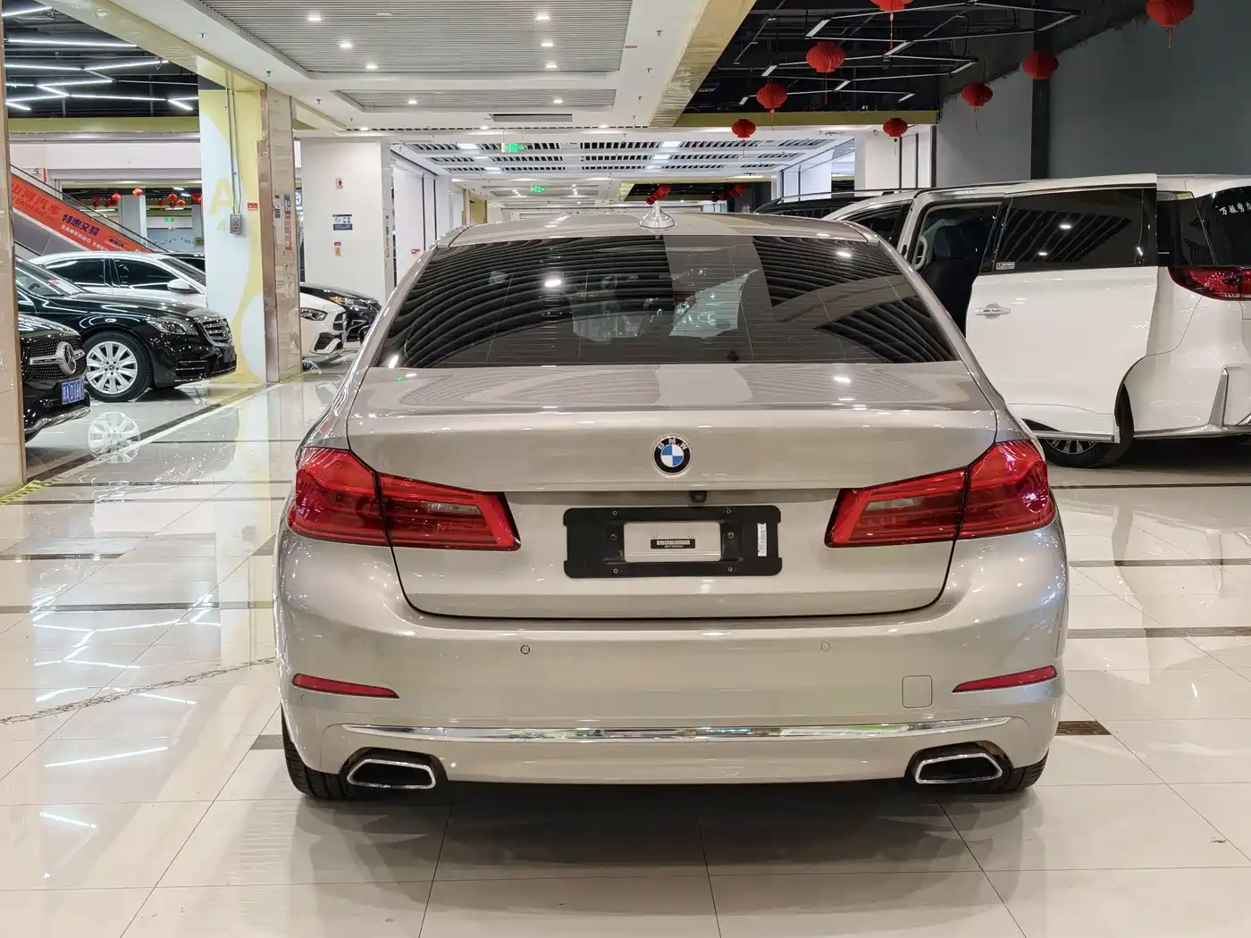 BMW 5 Series 2019 525Li Luxury Package фото 8