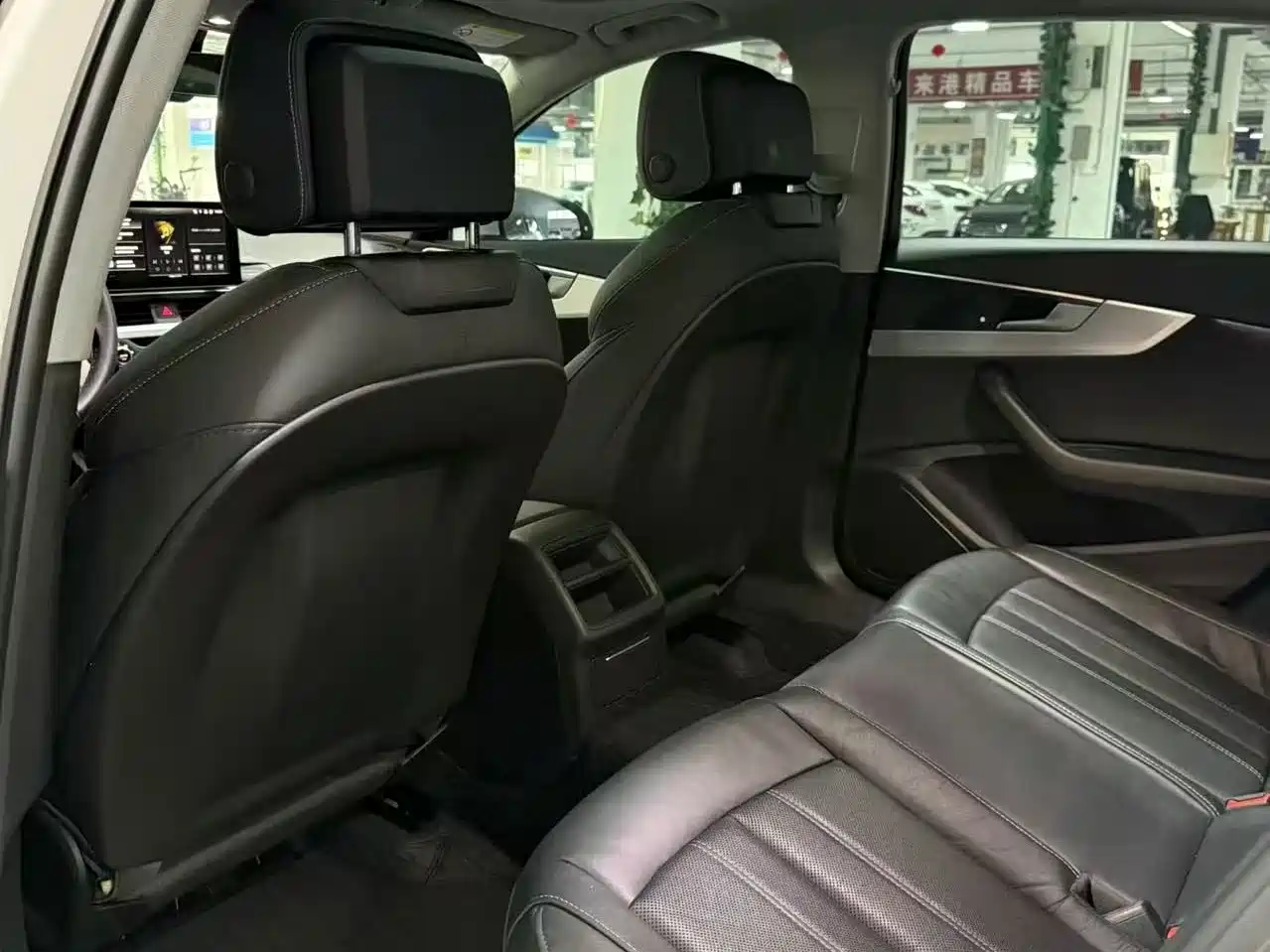 Фото 10 - Audi A4L