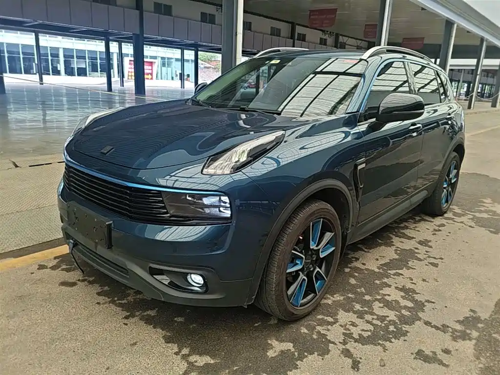 Lynk & Co 01 2017 2.0T 2WD Pro Shine Edition