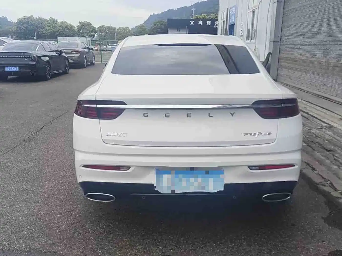 Фото 9 - Geely Preface