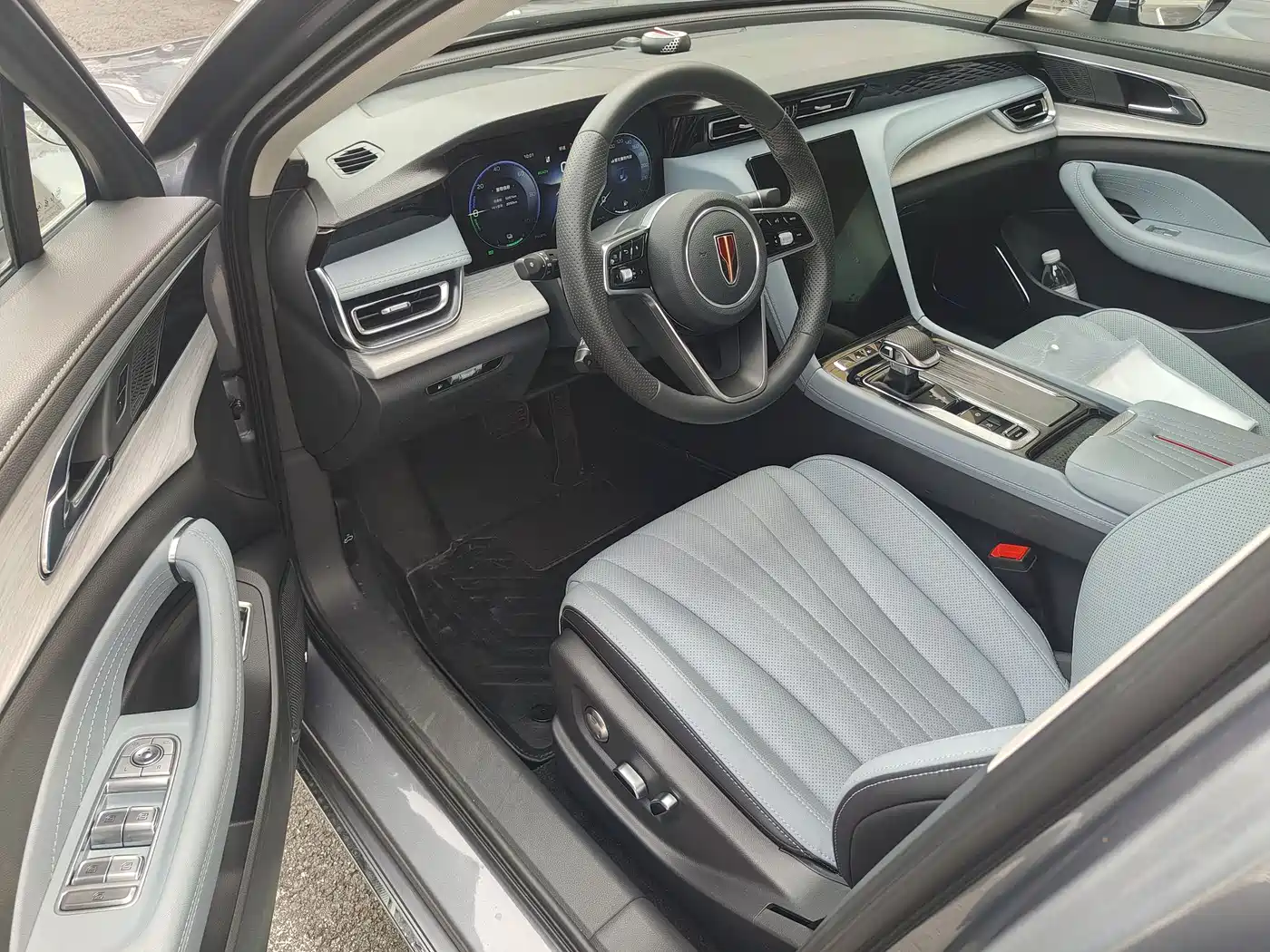 Hongqi H5 PHEV 2025 170 Super Hybrid Edition фото 9
