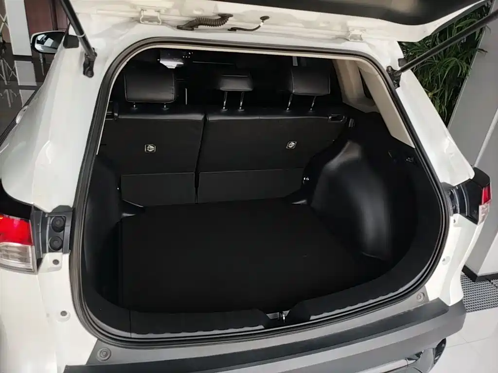 Toyota Frontlander 2023 2.0L CVT Elite Edition фото 19