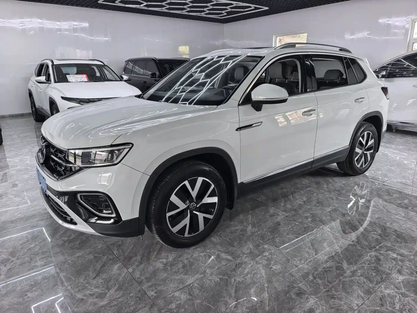 Volkswagen Tayron 2023 280TSI 2WD Luxury Plus Advanced Edition фото 3
