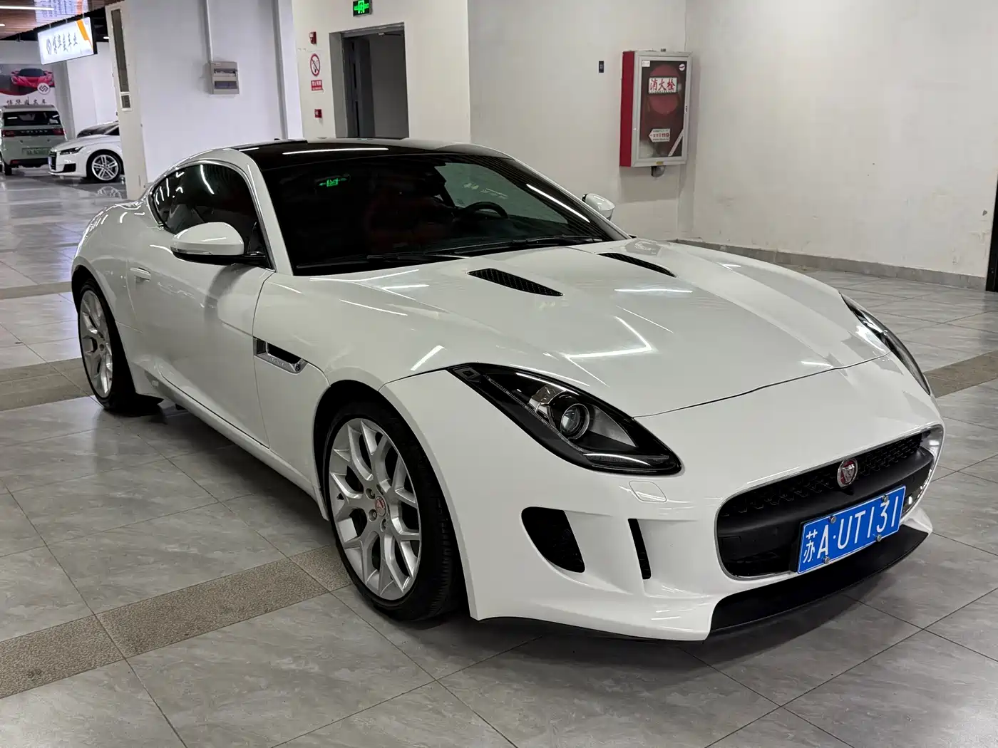 Фото 9 - Jaguar F-TYPE