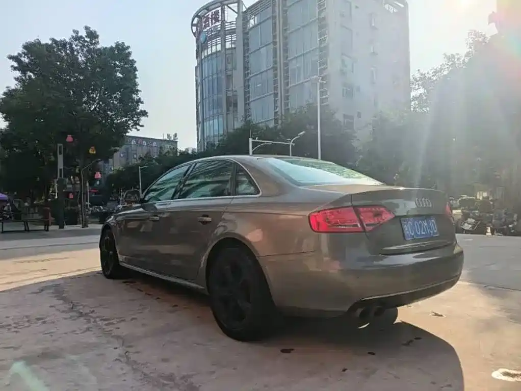 صورة 3 - Audi A4L