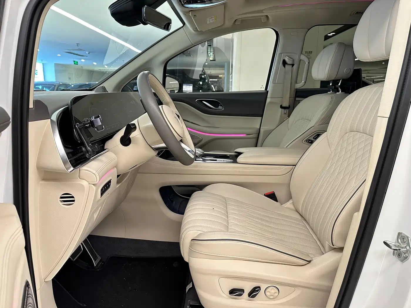 Voyah Auto Voyah Dreamer 2022 Low-carbon Dream+Smart Package фото 9