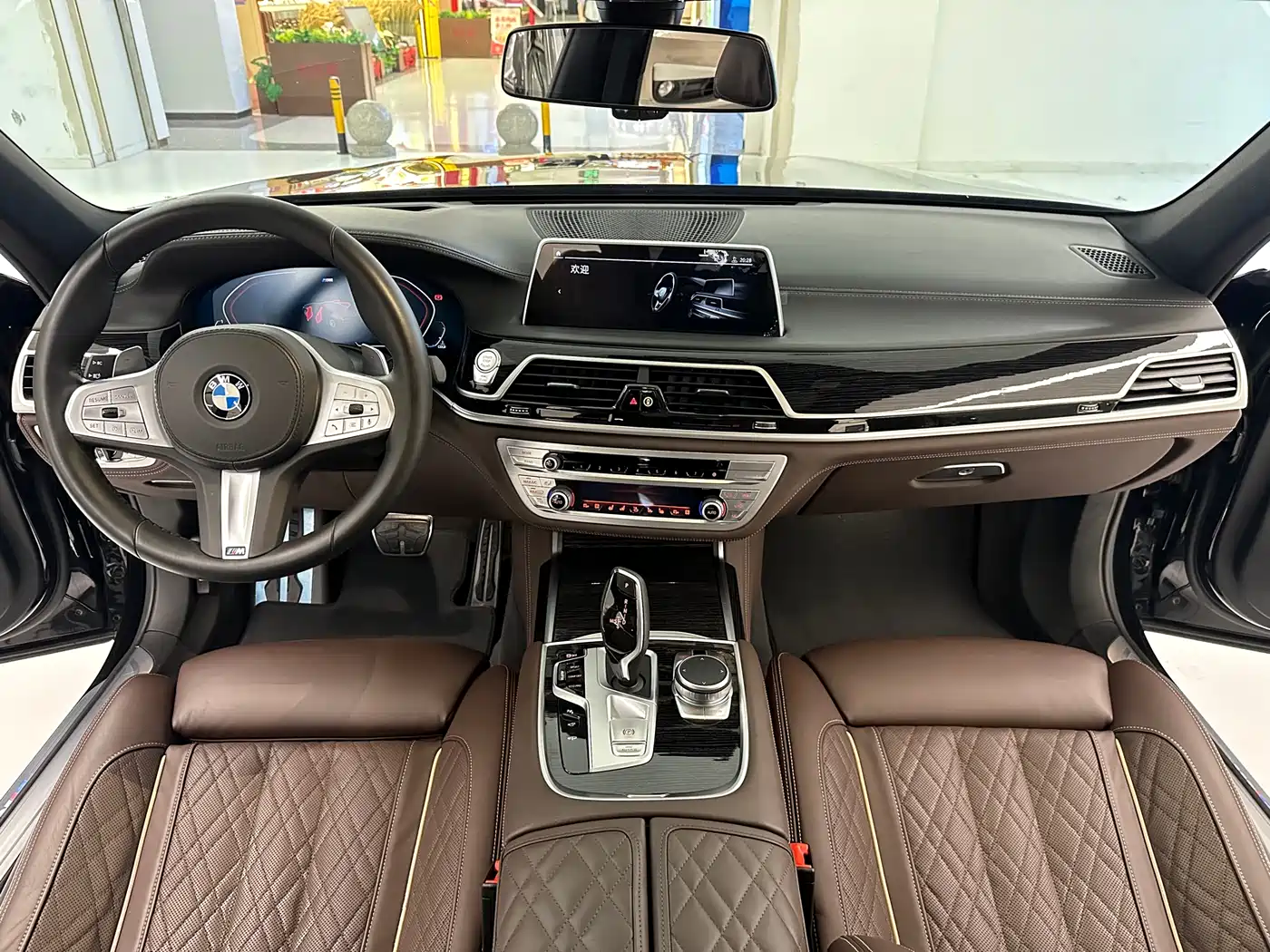 BMW 7 Series 2019 740Li Exclusive M Sport Package фото 21