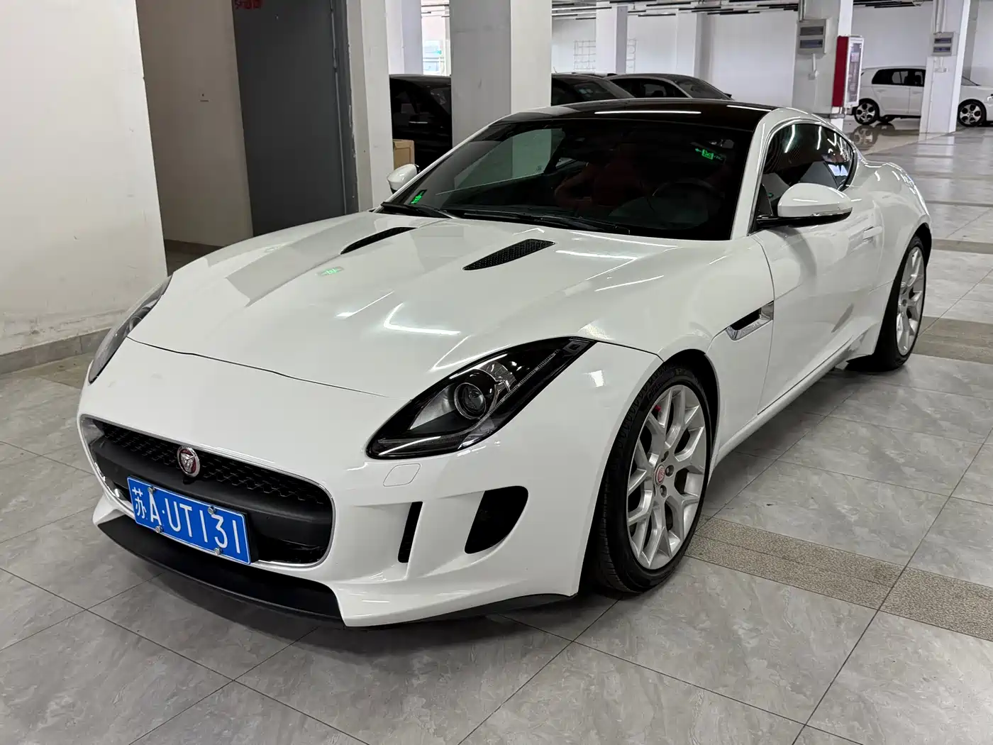Фото 1 - Jaguar F-TYPE