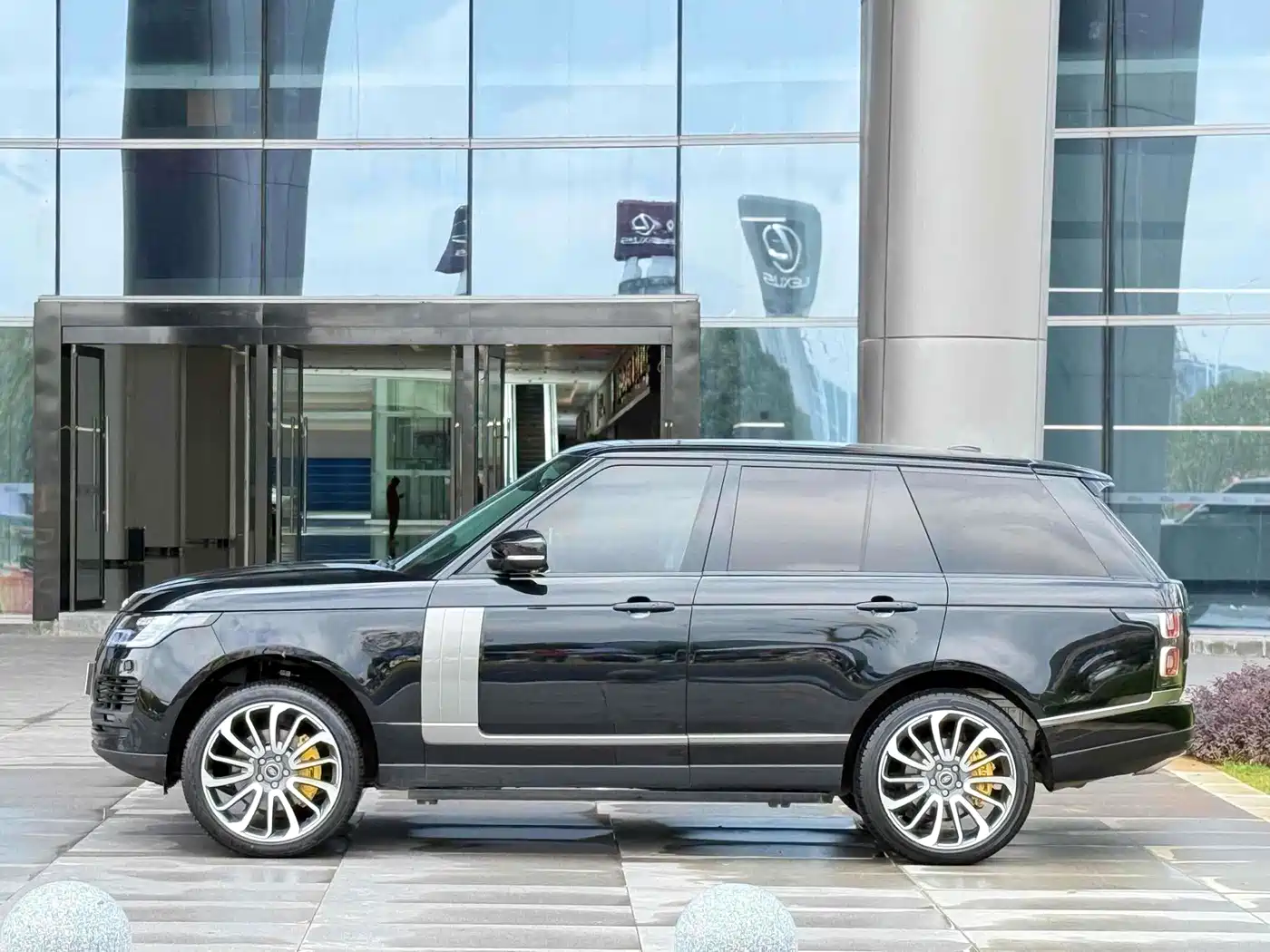 Land Rover Range Rover 2015 3.0 SC V6 Vogue фото 3