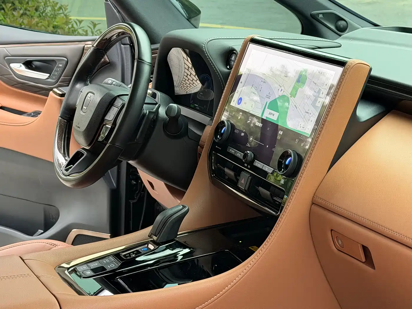 Toyota Vellfire 2024 Crown Hybrid 2.5L Executive Premium Edition фото 16