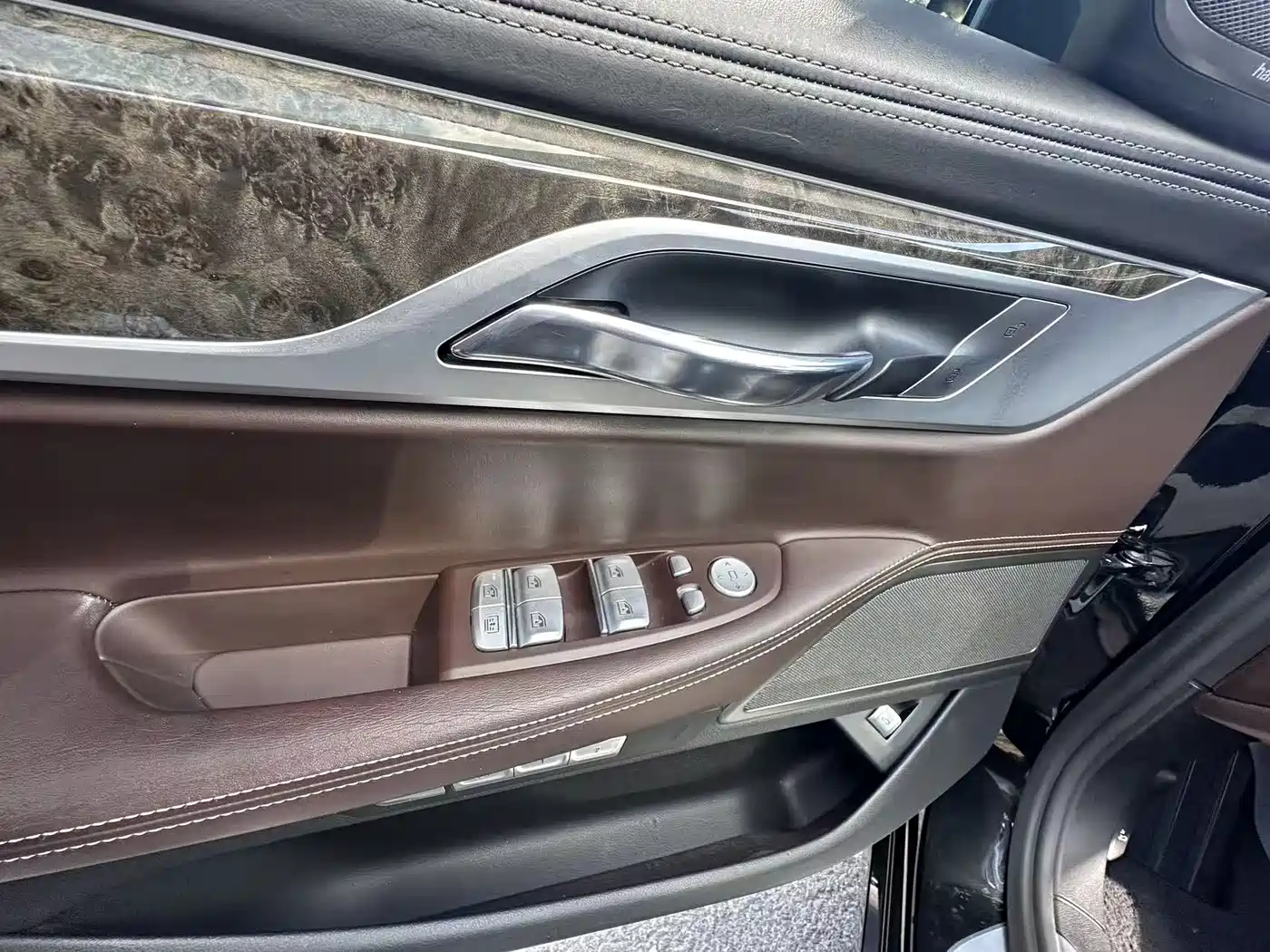 BMW 7 Series 2016 740Li Leading Edition фото 6