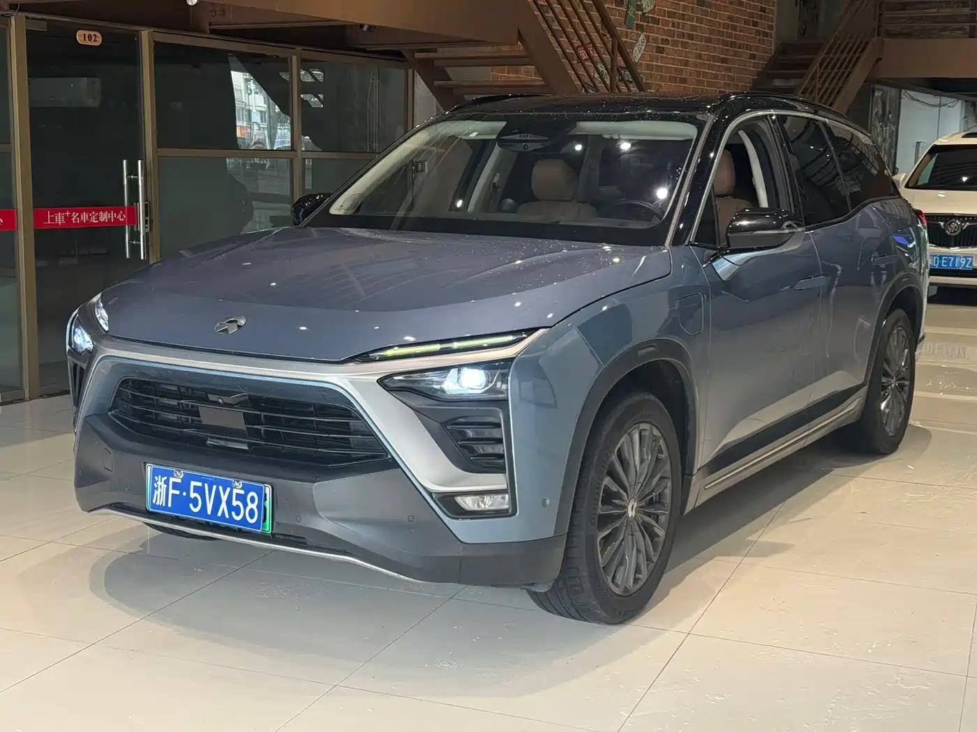 NIO ES8 2018 425KM Base Edition 6-Seater