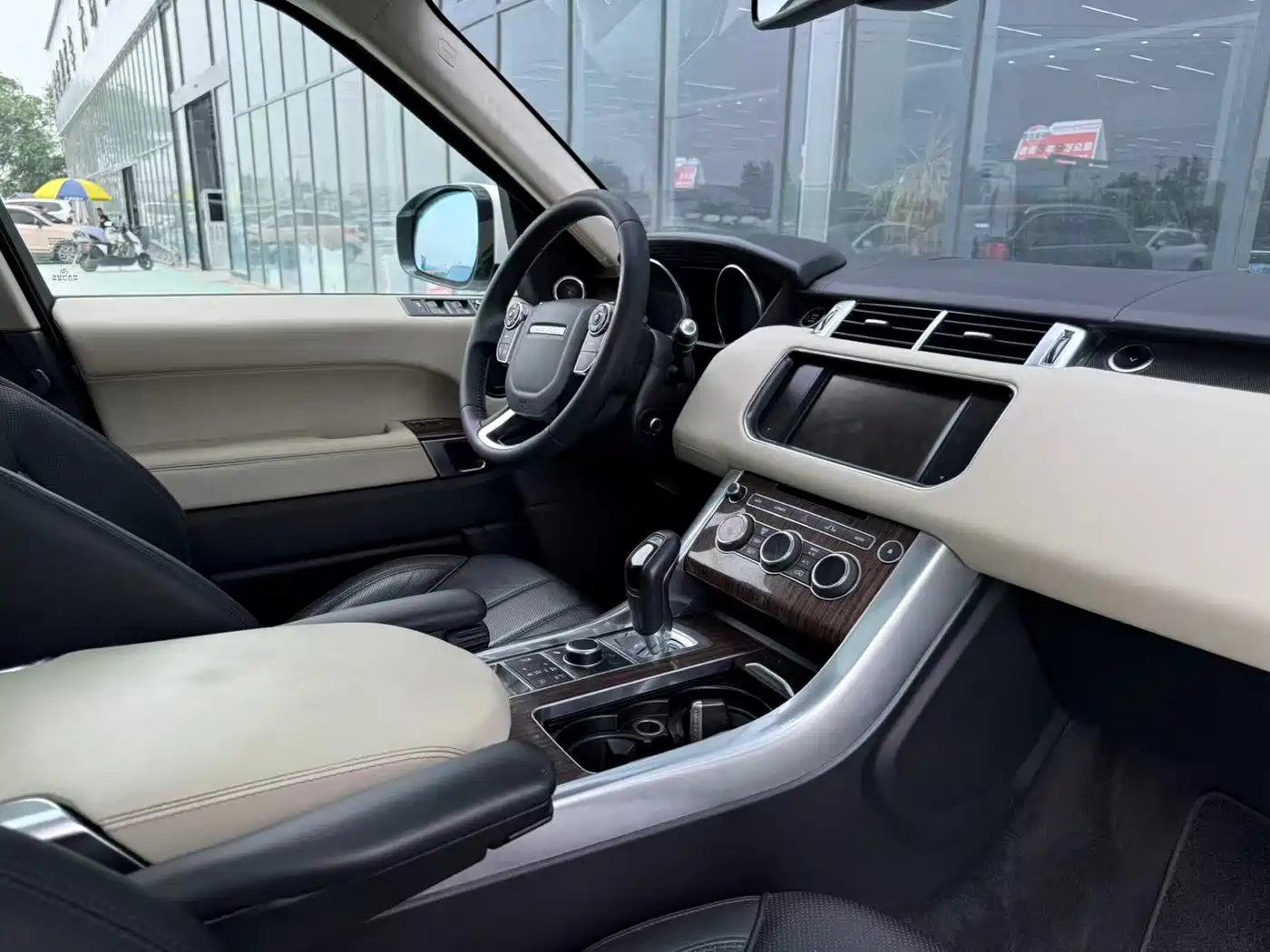 Land Rover Range Rover Sport 2014 3.0 SC V6 HSE фото 13