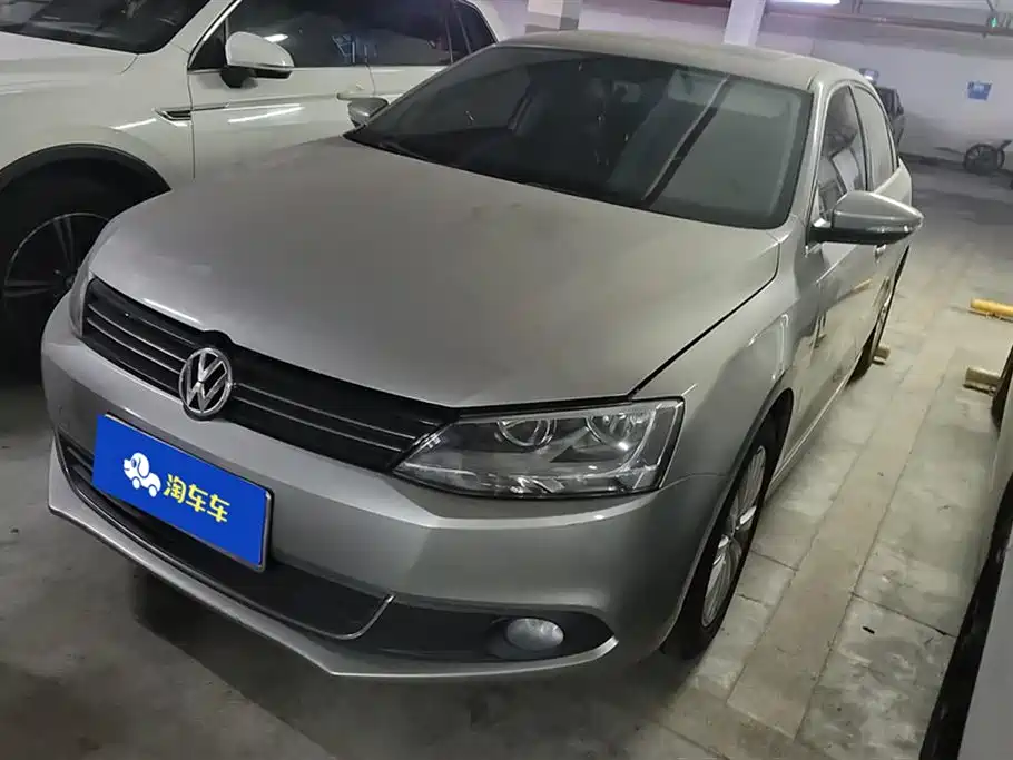 Volkswagen Sagitar 2014 Facelift 1.6L Automatic Leading Version