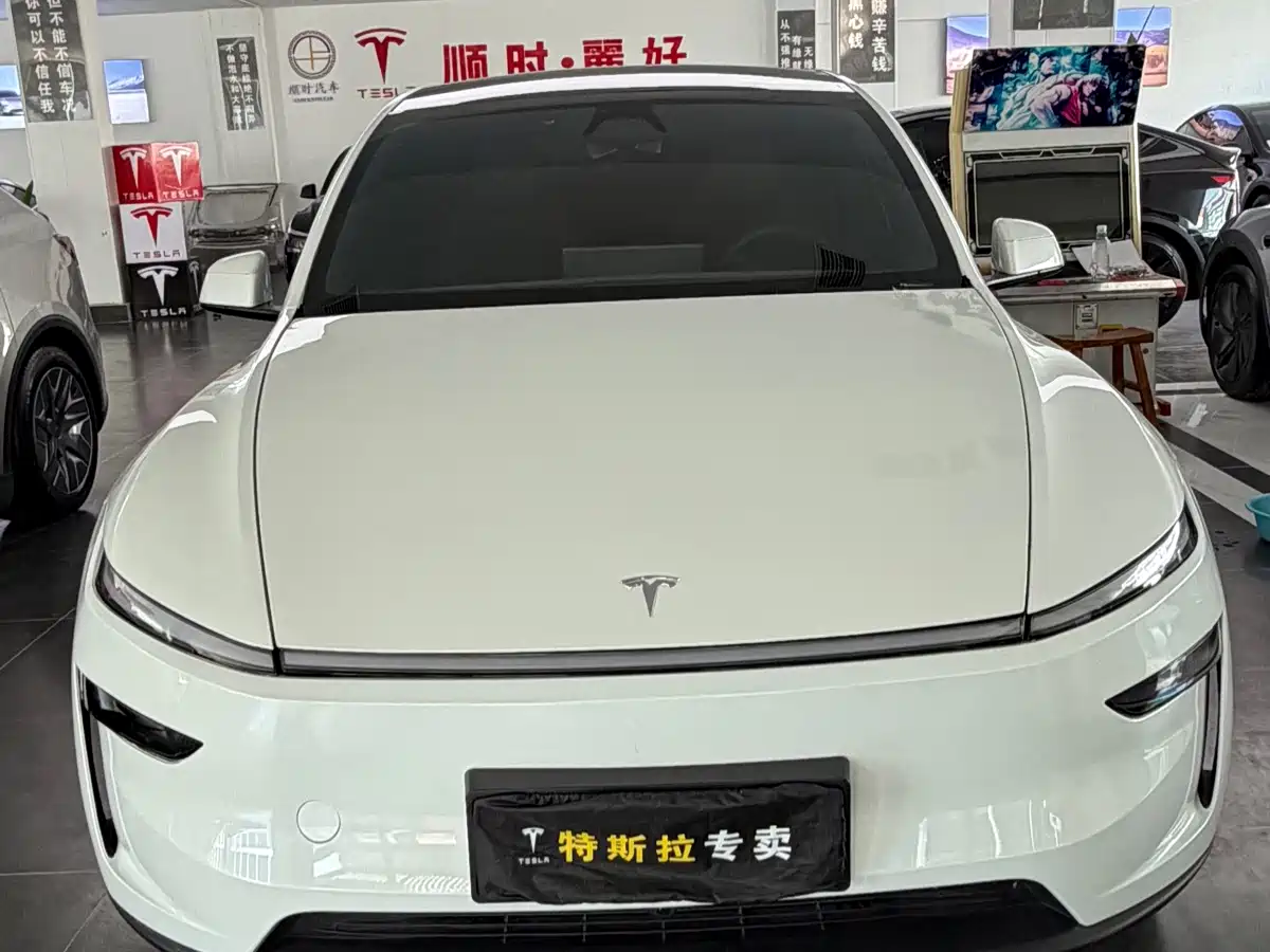 Tesla Model Y L 2025 2025 Facelift Long Range AWD