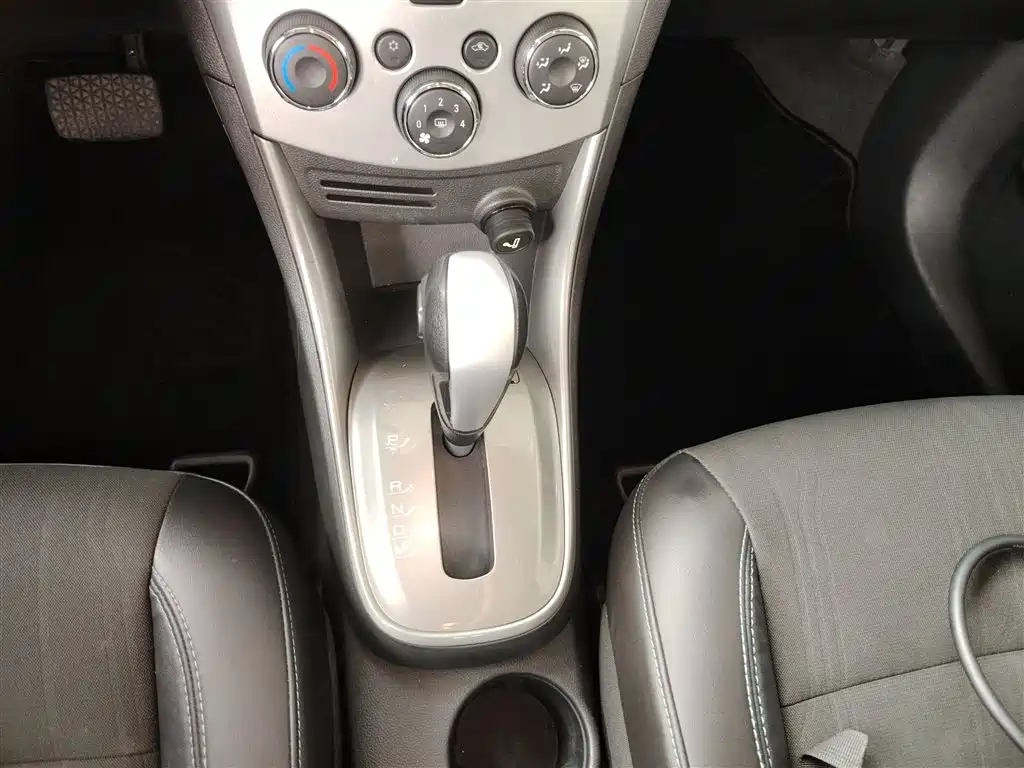 Chevrolet Trax 2014 1.4T Automatic 2WD Luxury фото 6