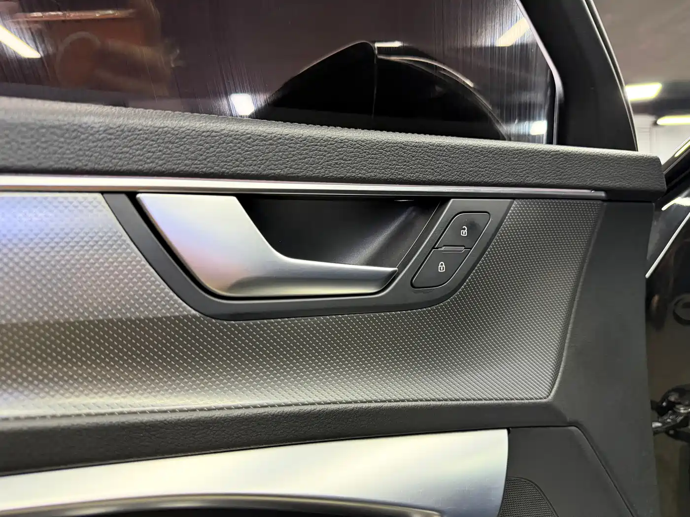Фото 19 - Audi A6L
