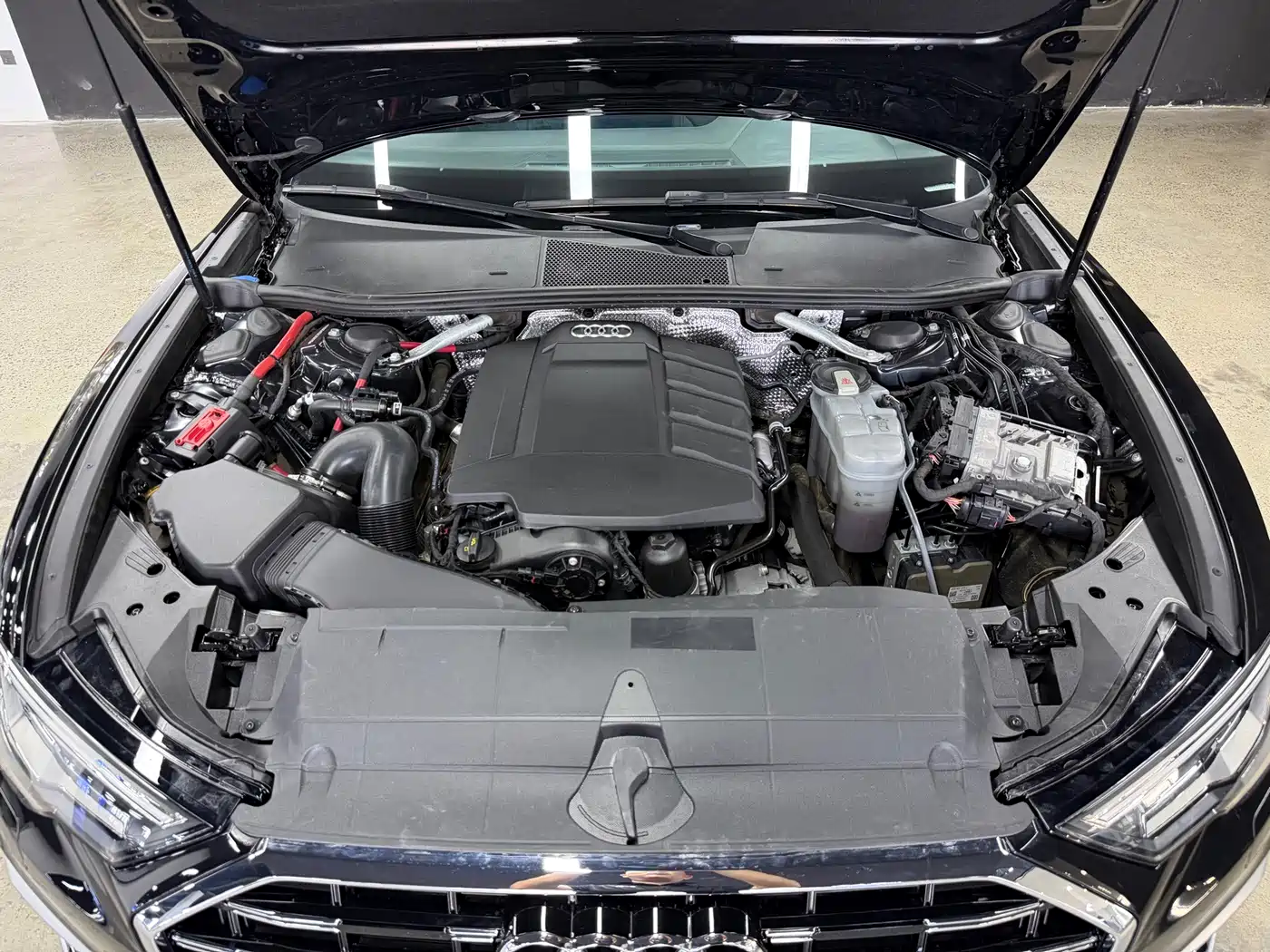 Фото 23 - Audi A6L