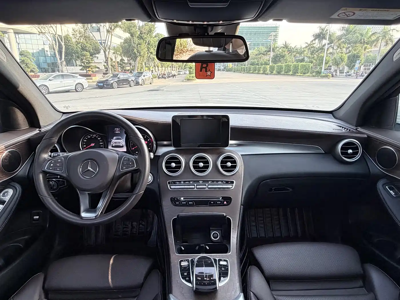 Mercedes-Benz GLC 2018 GLC 300 4MATIC Dynamic фото 5