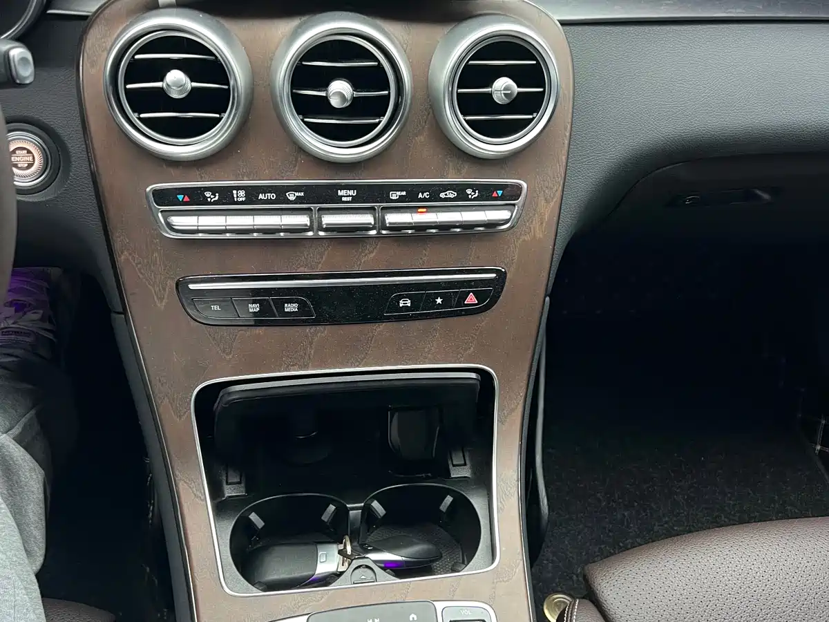 Mercedes-Benz GLC 2022 Facelift GLC 260 L 4MATIC Luxury Model фото 8